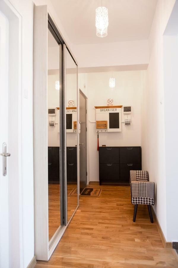 Central Luxury Flat With Terrace - Adela Accommodation - Ideal For Long Stays Bucareste Exterior foto