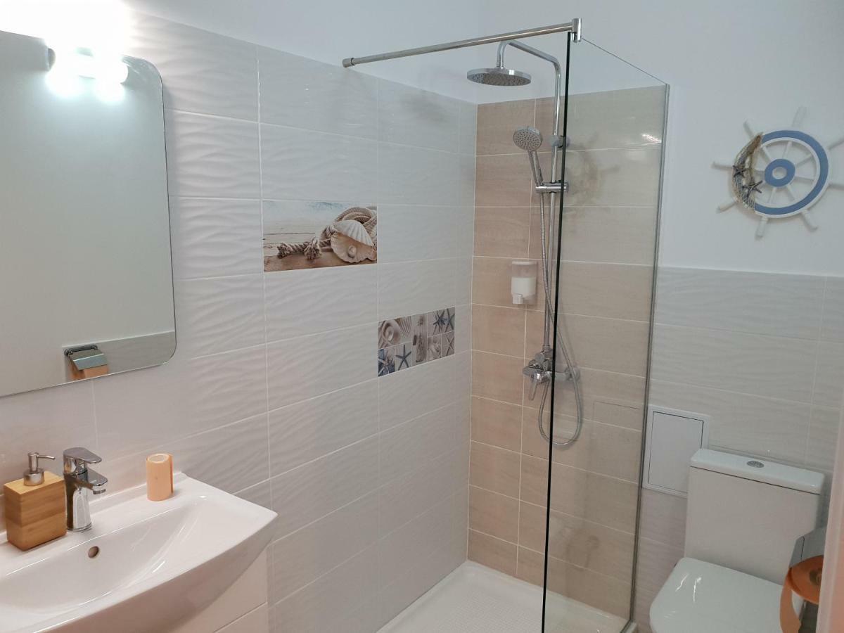 Central Luxury Flat With Terrace - Adela Accommodation - Ideal For Long Stays Bucareste Exterior foto